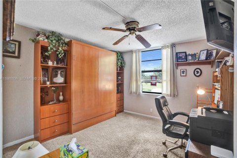 Condo in Margate, Florida, 2 bedrooms  № 2064296 - photo 12