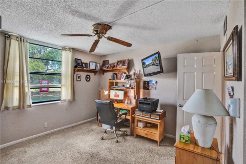 Condo in Margate, Florida, 2 bedrooms  № 2064296 - photo 13