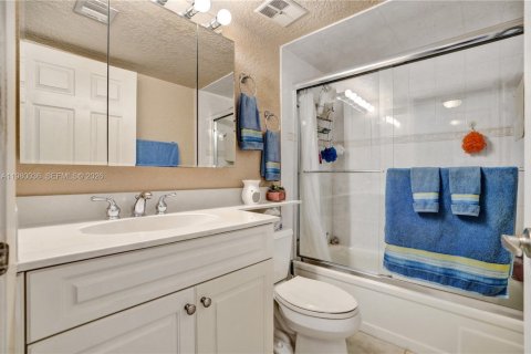 Condo in Margate, Florida, 2 bedrooms  № 2064296 - photo 14