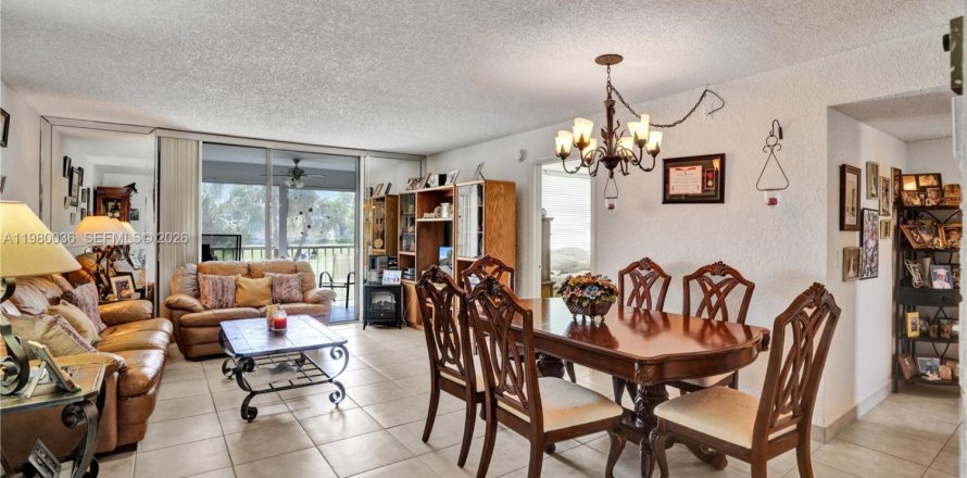 Condo in Margate, Florida, 2 bedrooms  № 2064296