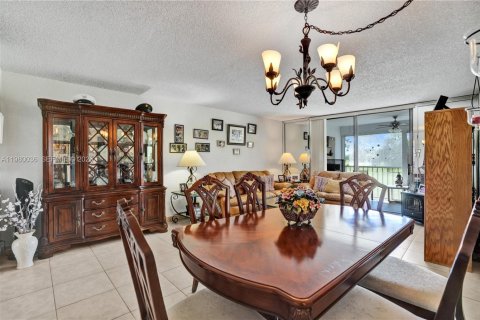 Condo in Margate, Florida, 2 bedrooms  № 2064296 - photo 2