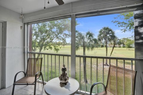 Condo in Margate, Florida, 2 bedrooms  № 2064296 - photo 22