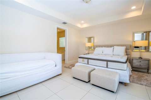 House in Orlando, Florida 6 bedrooms, 501.11 sq.m. № 1740371 - photo 30
