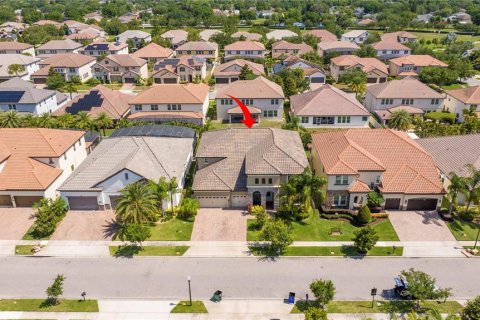 House in Orlando, Florida 6 bedrooms, 501.11 sq.m. № 1740371 - photo 4