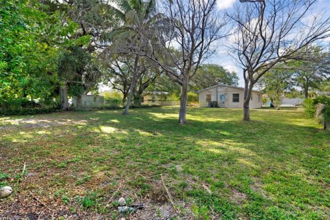 House in West Park, Florida 2 bedrooms, 74.32 sq.m. № 1151408 - photo 1