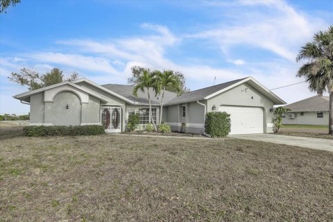 House in Rotonda, Florida 3 bedrooms, 192.12 sq.m. № 2128260 - photo 3