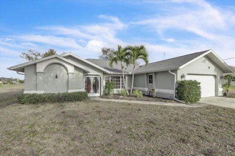 House in Rotonda, Florida 3 bedrooms, 192.12 sq.m. № 2128260 - photo 5