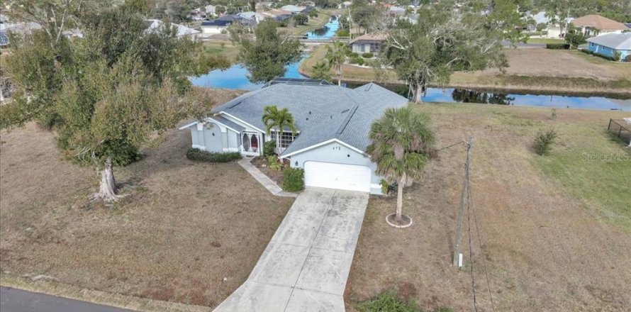 House in Rotonda, Florida 3 bedrooms, 192.12 sq.m. № 2128260