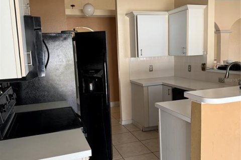 Снять в аренду виллу или дом в Киссимми, Флорида 6 комнат, 158.31м2, № 1724768 - фото 13