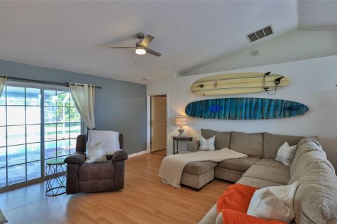 House in Palm Coast, Florida 3 bedrooms, 130.53 sq.m. № 1887080 - photo 13