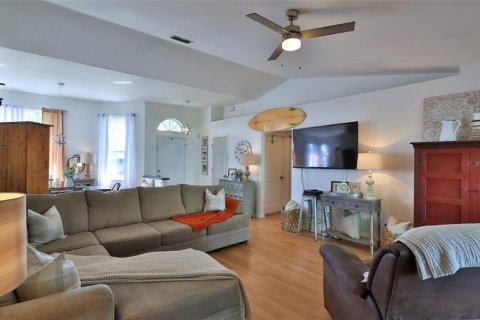 House in Palm Coast, Florida 3 bedrooms, 130.53 sq.m. № 1887080 - photo 14