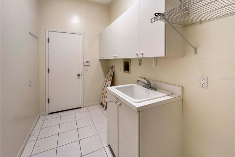 Casa en alquiler en Sarasota, Florida, 3 dormitorios, 245.35 m2 № 1915319 - foto 24