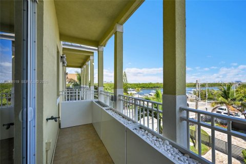 Townhouse in Hollywood, Florida 4 bedrooms, 299.89 sq.m. № 2052909 - photo 29