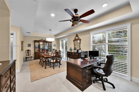 Townhouse in Hollywood, Florida 4 bedrooms, 299.89 sq.m. № 2052909 - photo 12