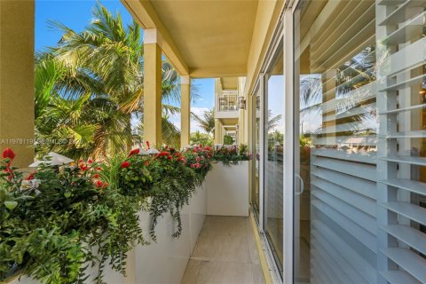 Townhouse in Hollywood, Florida 4 bedrooms, 299.89 sq.m. № 2052909 - photo 24