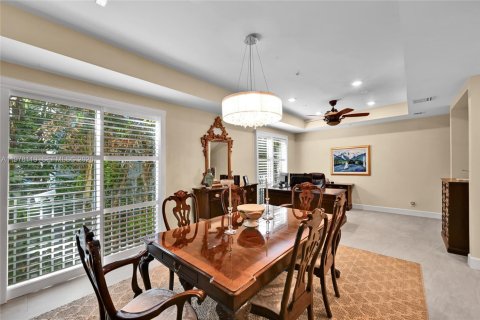 Townhouse in Hollywood, Florida 4 bedrooms, 299.89 sq.m. № 2052909 - photo 14