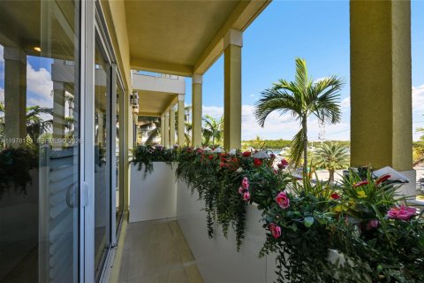 Townhouse in Hollywood, Florida 4 bedrooms, 299.89 sq.m. № 2052909 - photo 25