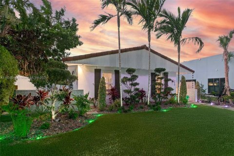 Casa en venta en Miami Shores, Florida, 3 dormitorios, 169.45 m2 № 1814564 - foto 3