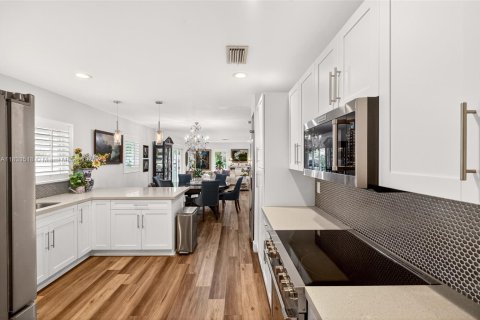 Casa en venta en Miami Shores, Florida, 3 dormitorios, 169.45 m2 № 1814564 - foto 15