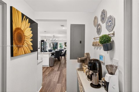 Casa en venta en Miami Shores, Florida, 3 dormitorios, 169.45 m2 № 1814564 - foto 19