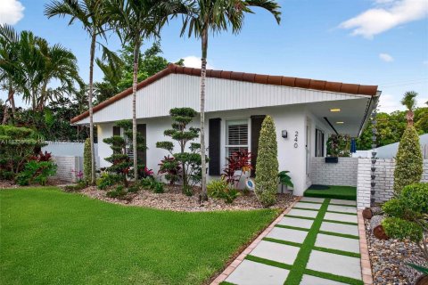Casa en venta en Miami Shores, Florida, 3 dormitorios, 169.45 m2 № 1814564 - foto 1