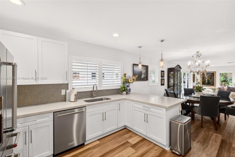 Casa en venta en Miami Shores, Florida, 3 dormitorios, 169.45 m2 № 1814564 - foto 16