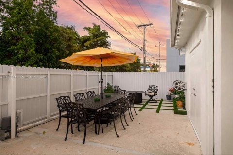 Casa en venta en Miami Shores, Florida, 3 dormitorios, 169.45 m2 № 1814564 - foto 8