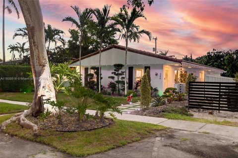 Casa en venta en Miami Shores, Florida, 3 dormitorios, 169.45 m2 № 1814564 - foto 2