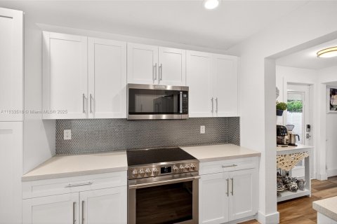 Casa en venta en Miami Shores, Florida, 3 dormitorios, 169.45 m2 № 1814564 - foto 17