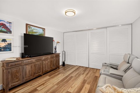 Casa en venta en Miami Shores, Florida, 3 dormitorios, 169.45 m2 № 1814564 - foto 29
