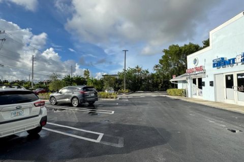 Propiedad comercial en venta en West Palm Beach, Florida № 1991028 - foto 3