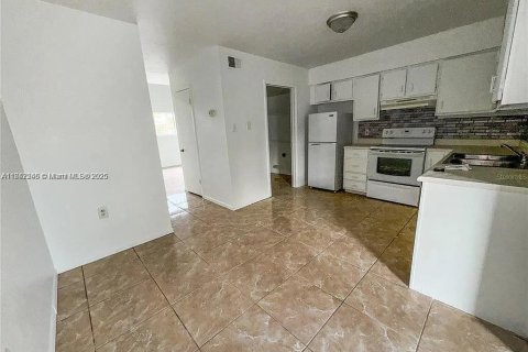 Condo in Orlando, Florida, 1 bedroom  № 1890661 - photo 5