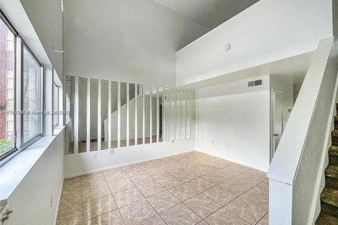 Condo in Orlando, Florida, 1 bedroom  № 1890661 - photo 4