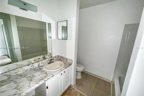 Condo in Orlando, Florida, 1 bedroom  № 1890661 - photo 15