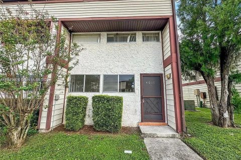 Condo in Orlando, Florida, 1 bedroom  № 1890661 - photo 1