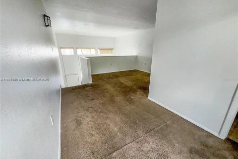 Condo in Orlando, Florida, 1 bedroom  № 1890661 - photo 9