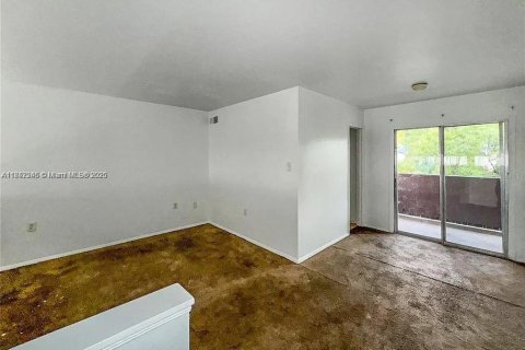 Condo in Orlando, Florida, 1 bedroom  № 1890661 - photo 8