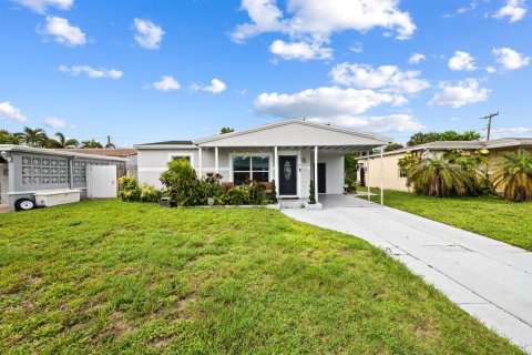 House in Oakland Park, Florida 3 bedrooms, 101.45 sq.m. № 2278700
