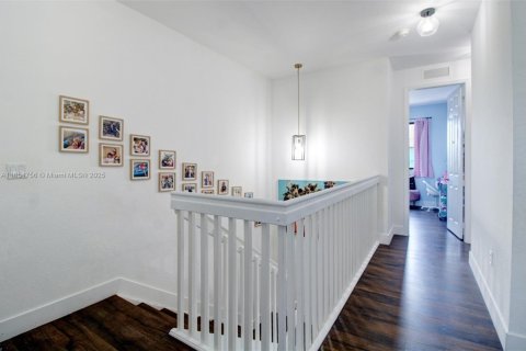 Купить виллу или дом в Катлер-Бей, Флорида 3 спальни, 184.69м2, № 1958189 - фото 18