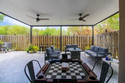 Купить виллу или дом в Катлер-Бей, Флорида 3 спальни, 184.69м2, № 1958189 - фото 21