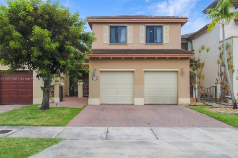 Купить виллу или дом в Катлер-Бей, Флорида 3 спальни, 184.69м2, № 1958189 - фото 2