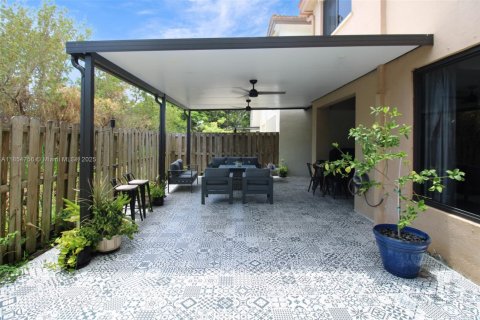 Купить виллу или дом в Катлер-Бей, Флорида 3 спальни, 184.69м2, № 1958189 - фото 24