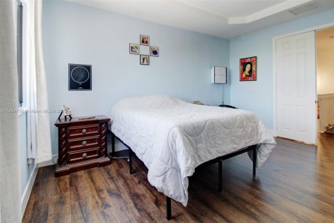 Купить виллу или дом в Катлер-Бей, Флорида 3 спальни, 184.69м2, № 1958189 - фото 20