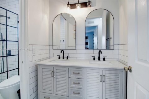 Купить виллу или дом в Катлер-Бей, Флорида 3 спальни, 184.69м2, № 1958189 - фото 15