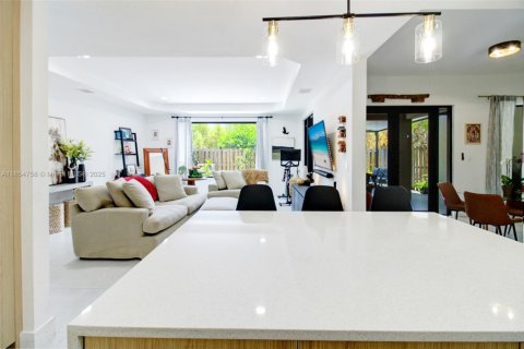 Купить виллу или дом в Катлер-Бей, Флорида 3 спальни, 184.69м2, № 1958189 - фото 10