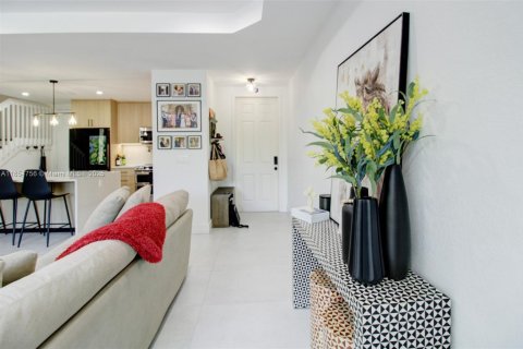 Купить виллу или дом в Катлер-Бей, Флорида 3 спальни, 184.69м2, № 1958189 - фото 13