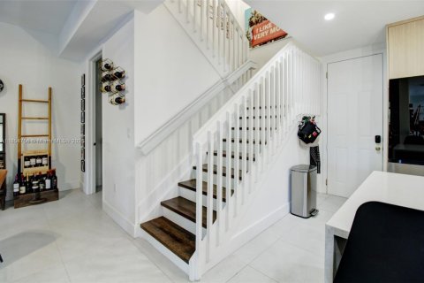 Купить виллу или дом в Катлер-Бей, Флорида 3 спальни, 184.69м2, № 1958189 - фото 7