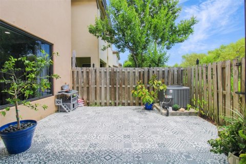 Купить виллу или дом в Катлер-Бей, Флорида 3 спальни, 184.69м2, № 1958189 - фото 23