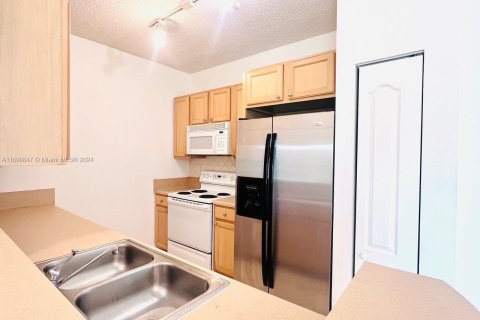 Copropriété à vendre à South Miami, Floride: 3 chambres, 108.14 m2 № 1959010 - photo 15