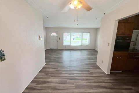 Villa ou maison à louer à Seminole, Floride: 2 chambres, 86.96 m2 № 2383878 - photo 14